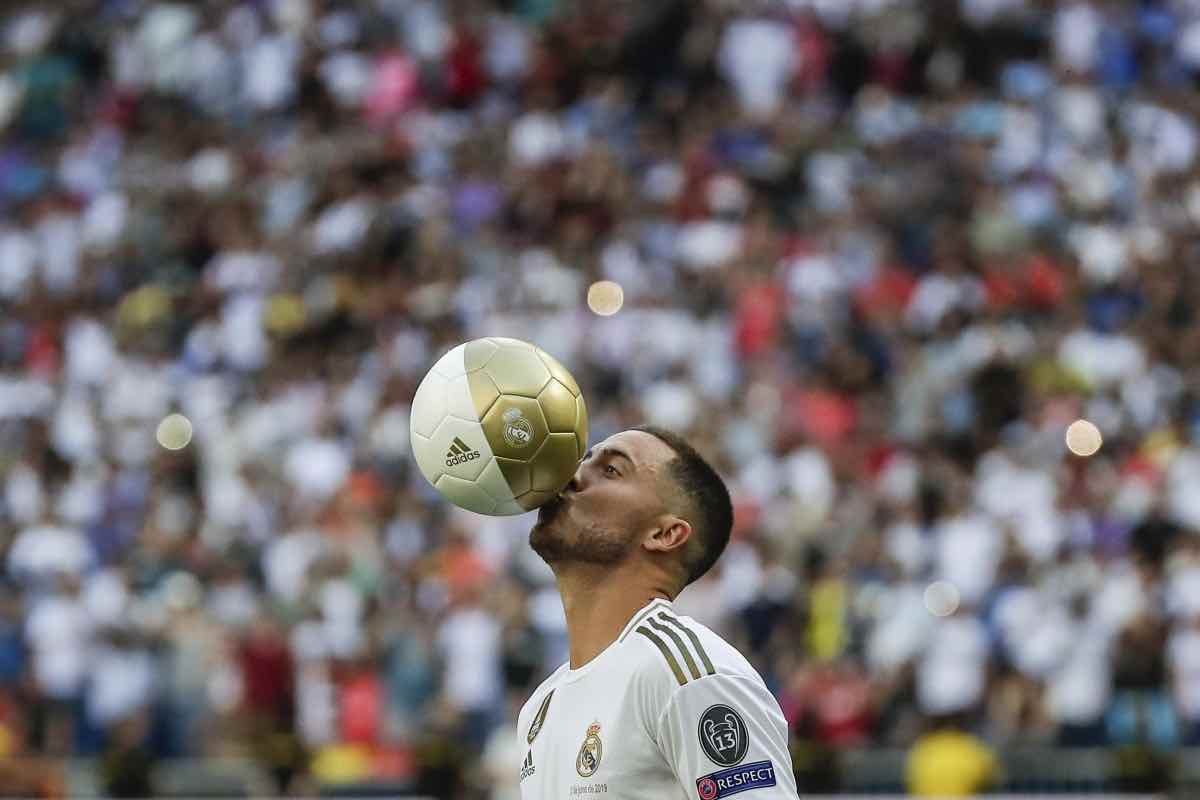 Hazard torna allo Stamford Bridge di Londra, riabbracciando la famiglia Chelsea