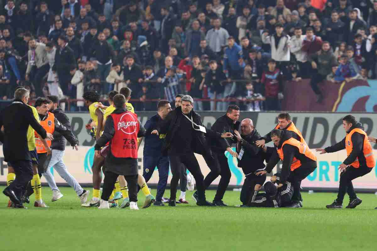 Calciatori aggrediti in campo in Turchia