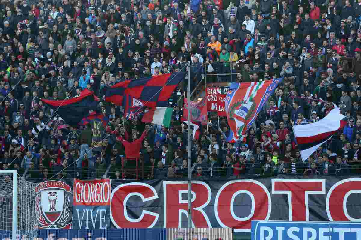 Calciatori del Crotone aggrediti