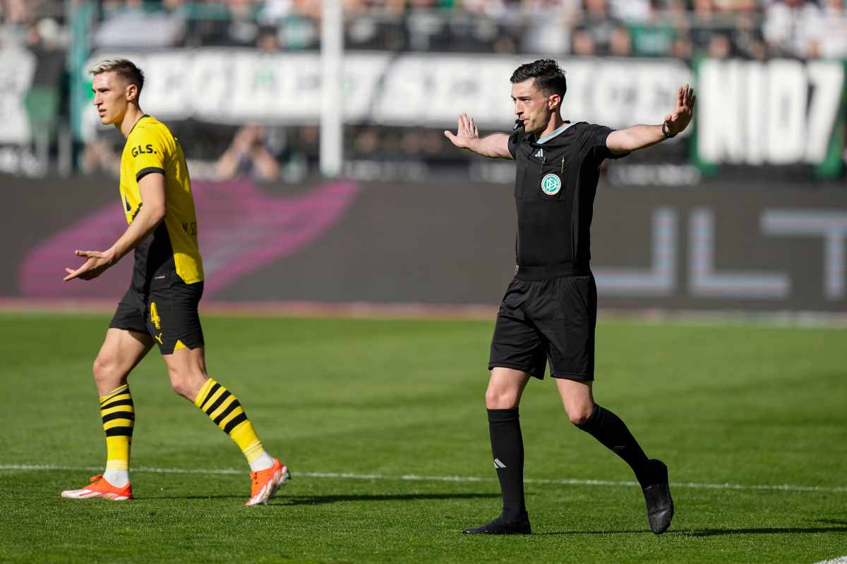 L'arbitro toglie il rigore già calciato