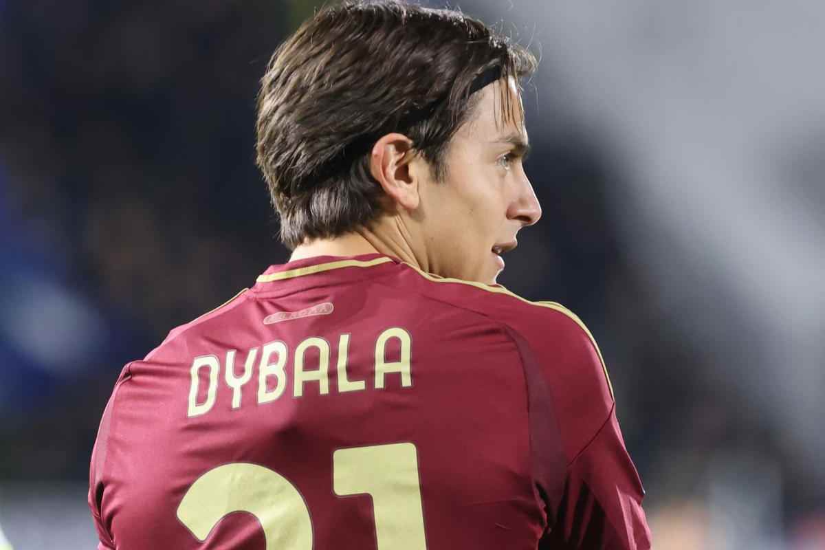 Dybala di spalle