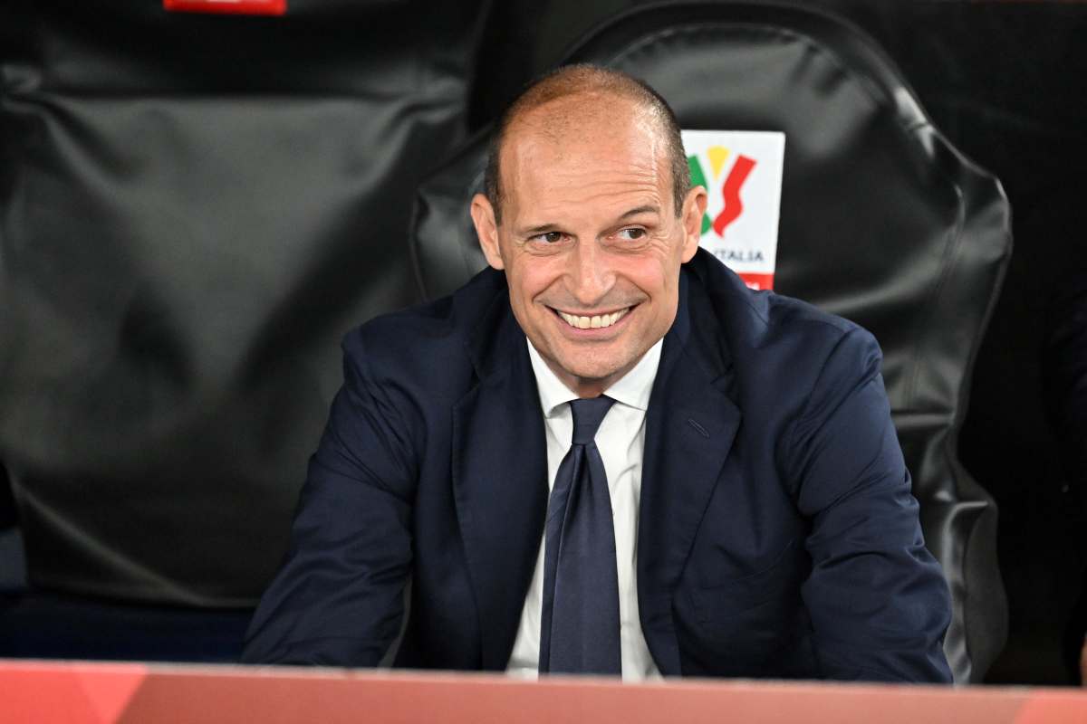 Primo piano sorridente Allegri