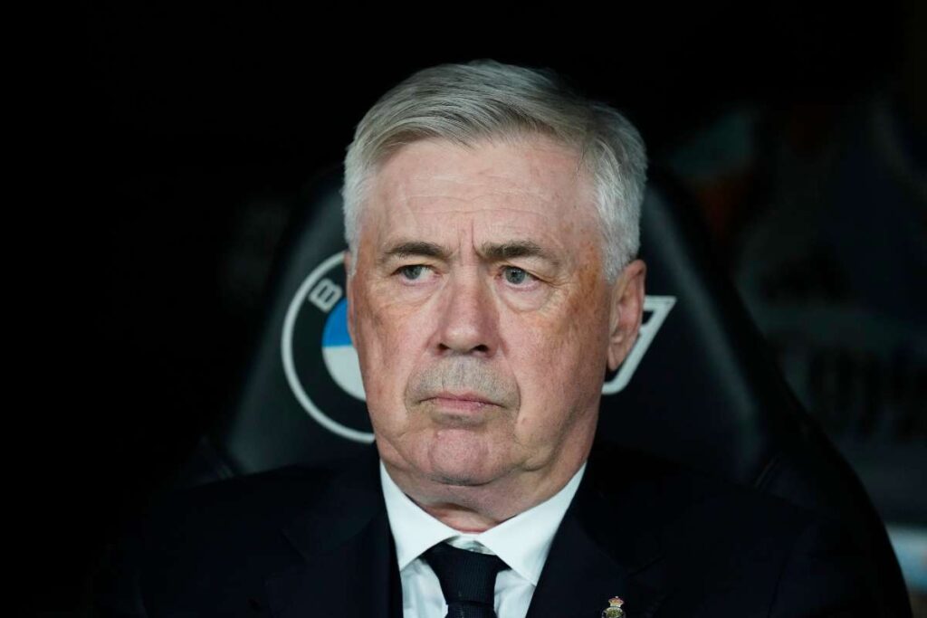Carlo Ancelotti primo piano serio