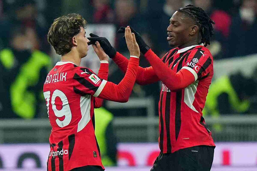 Joao Felix e Leao esultano con il Milan