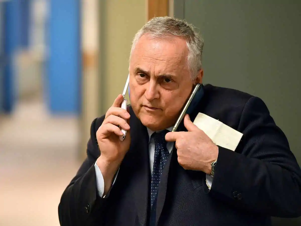 Lotito a telefono