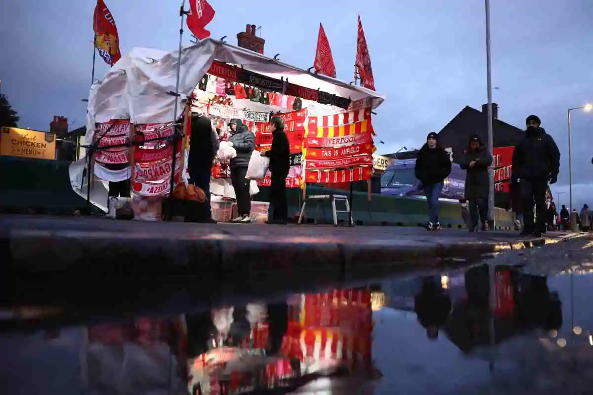 Esterno stadio Liverpool