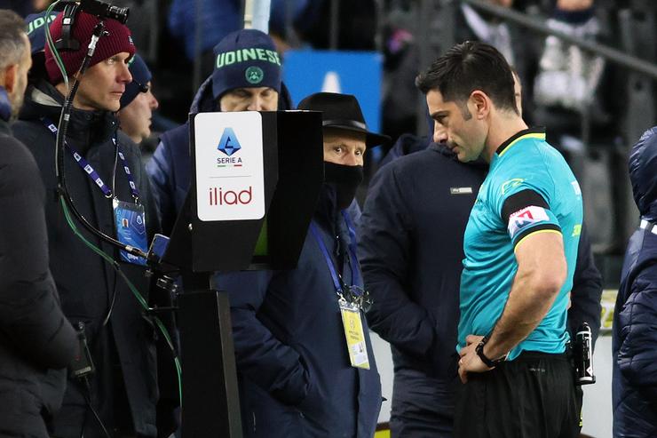 Arbitro al var