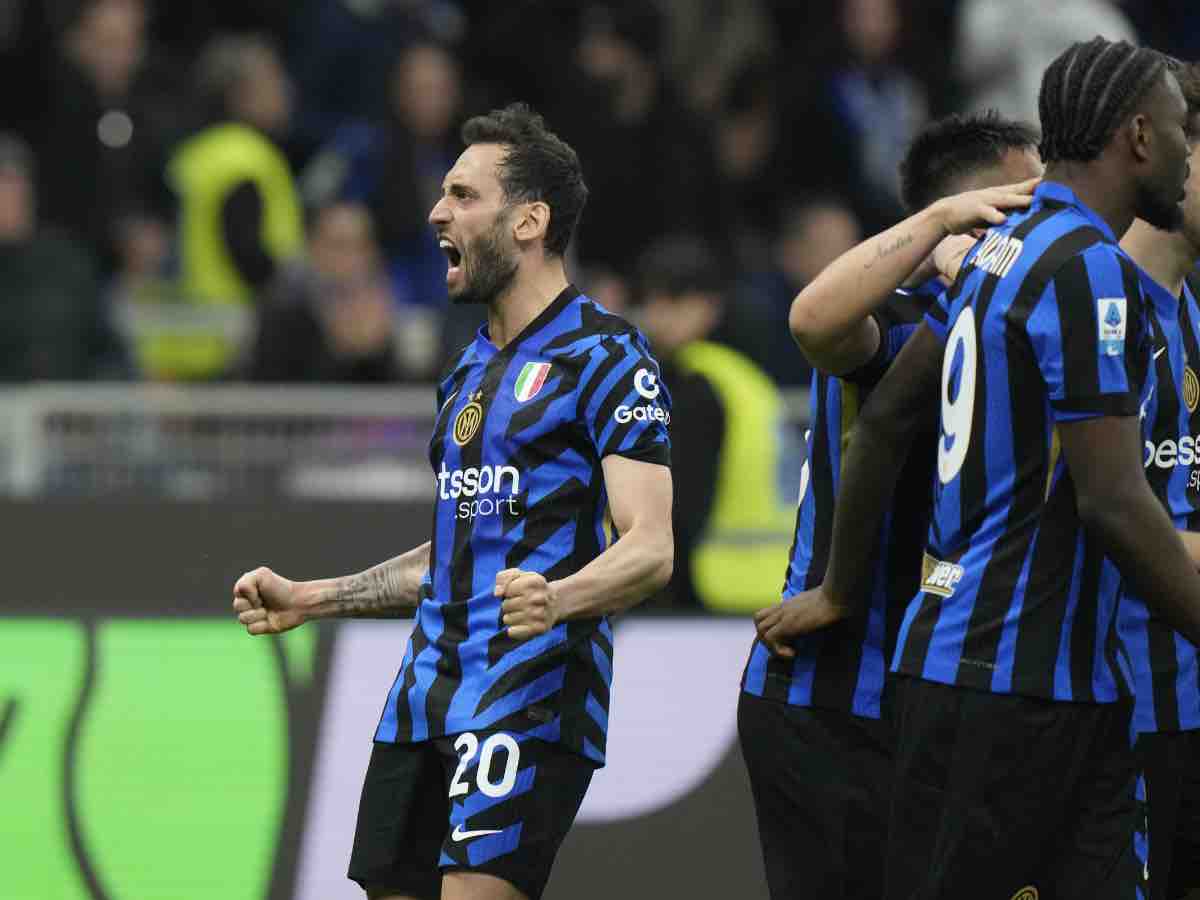 Calhanoglu festeggia il momentaneo gol del 2-2 contro il Monza