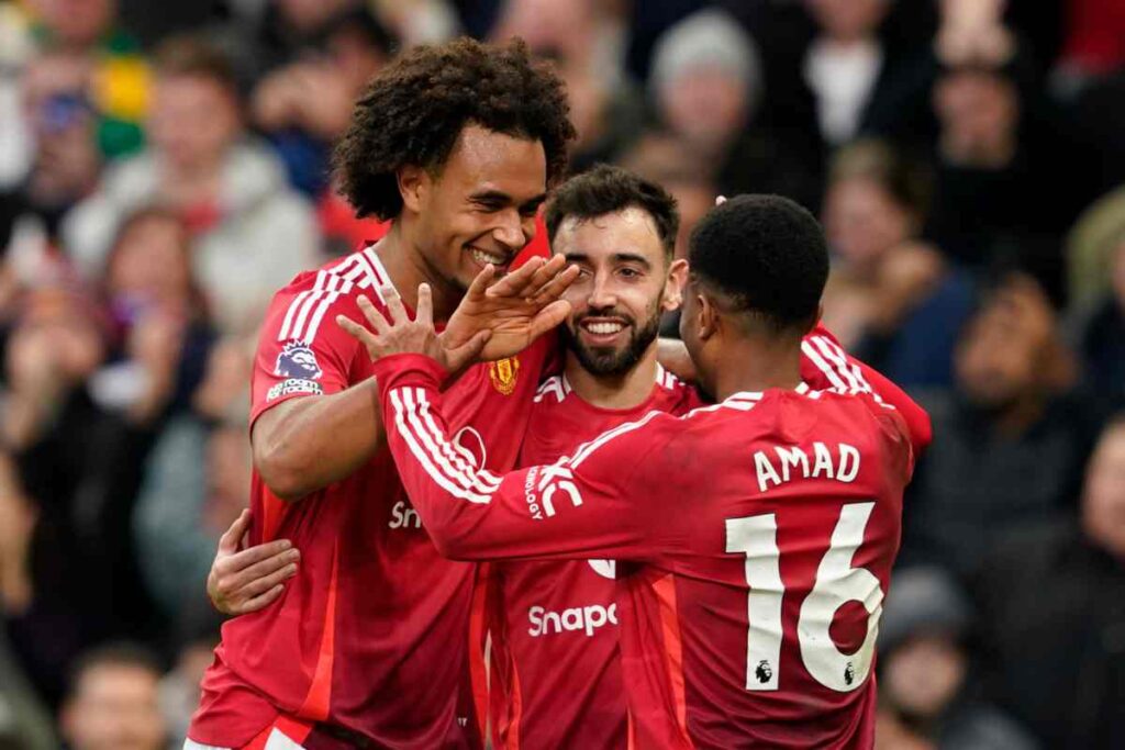 Manchester United esulta