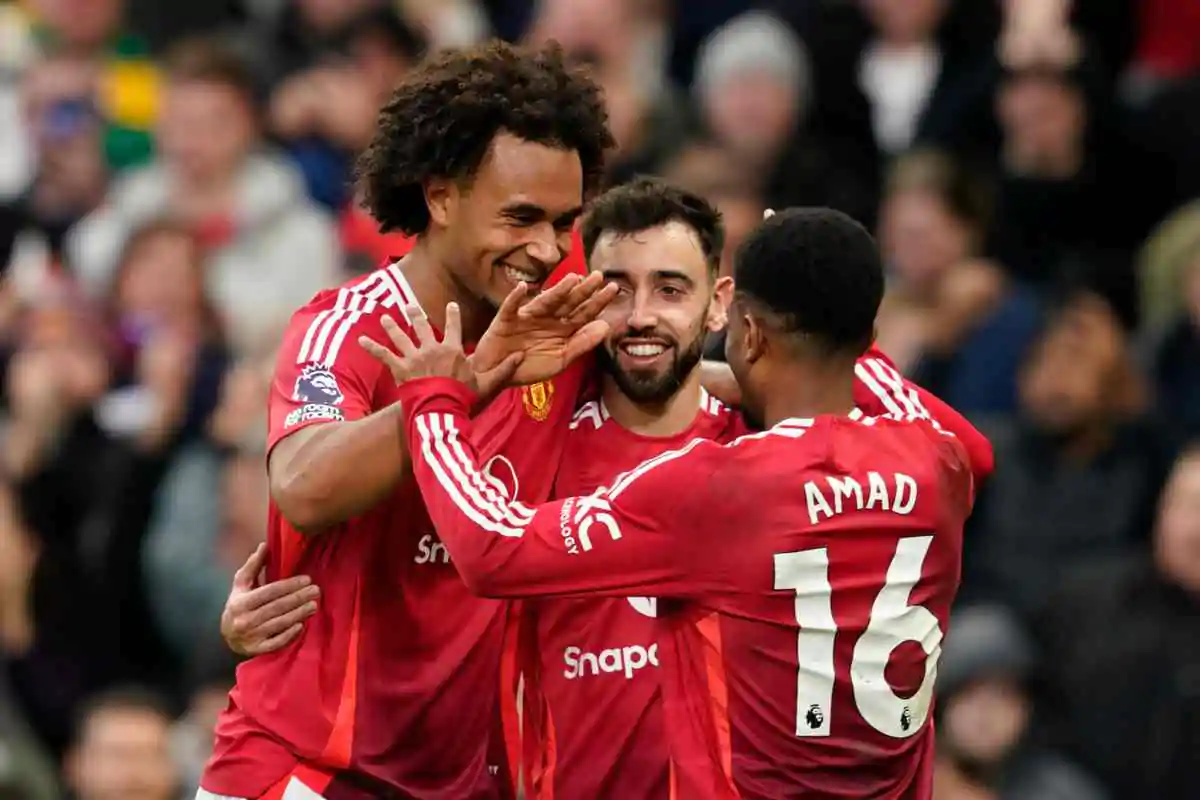 Manchester United esulta