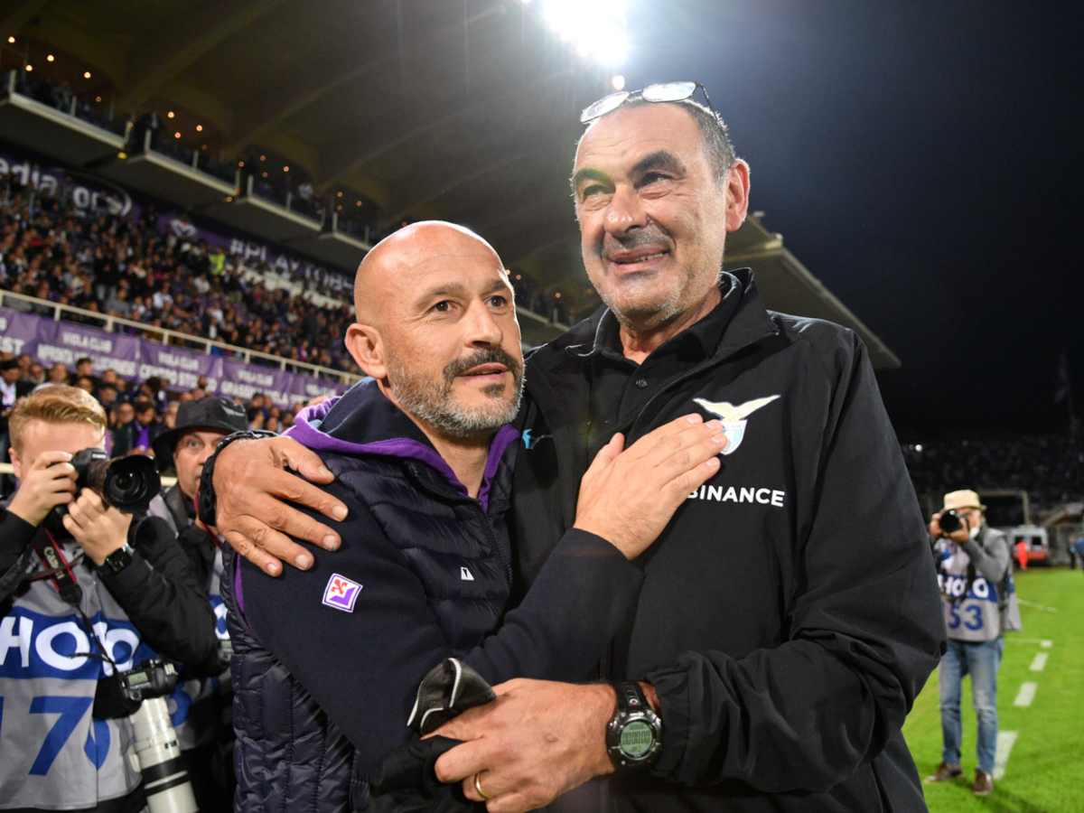Abbraccio tra Sarri e Italiano