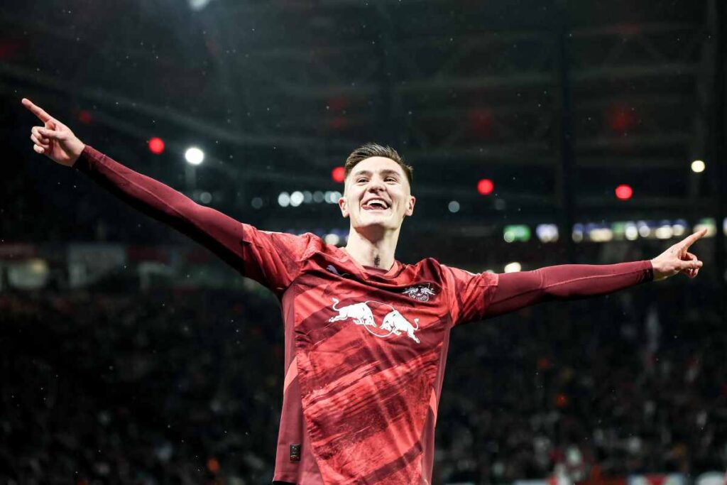 Sesko esulta dopo un gol