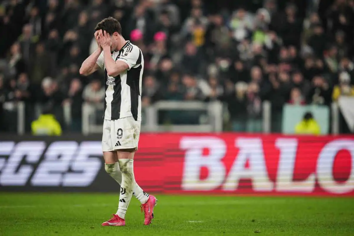 Vlahovic disperato in campo