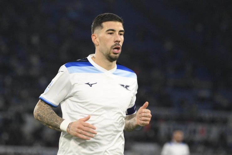 Zaccagni in campo con la maglia della Lazio