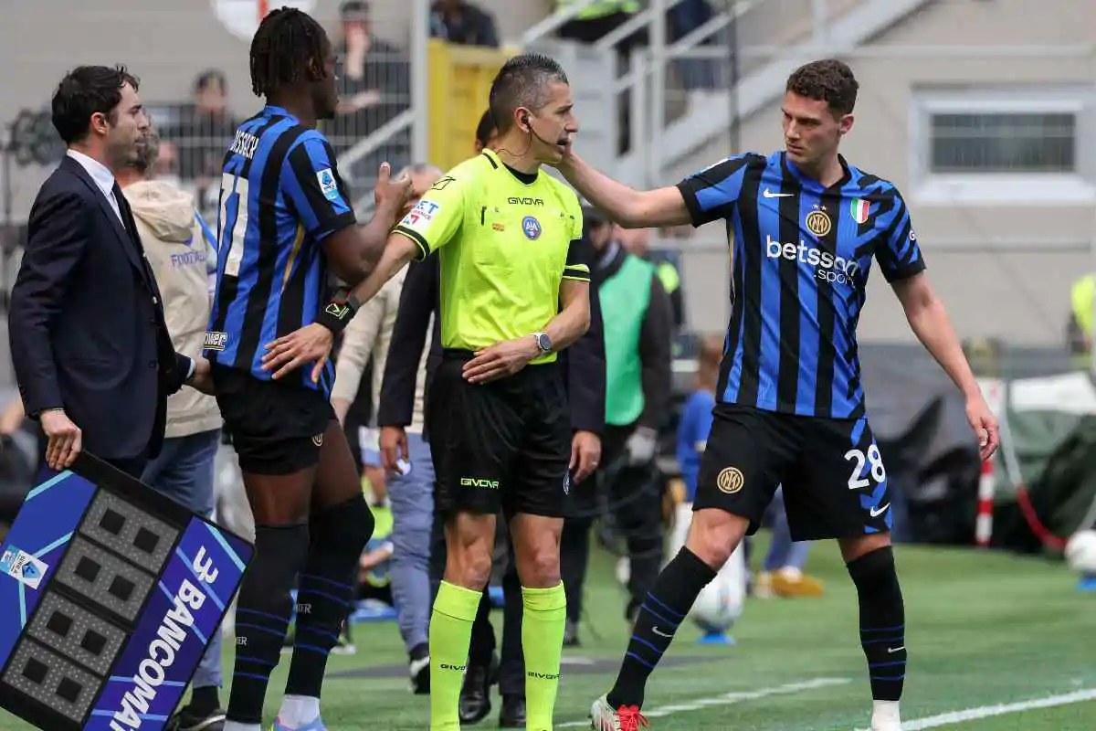Infortunio Pavard, le condizioni del difensore dell’Inter dopo il problema contro la Roma