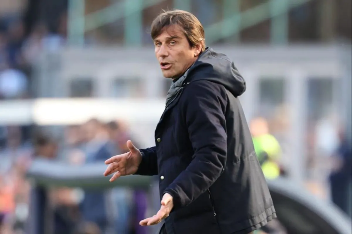 Conte stupito a bordocampo