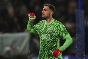 Donnarumma esulta