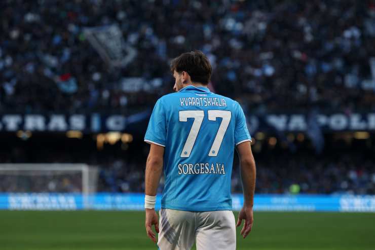 Kvaratskhelia in maglia Napoli