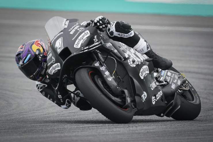 Martin in pista con l'Aprilia
