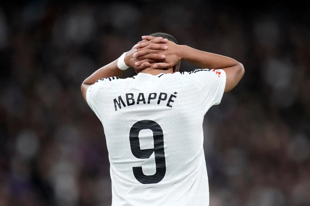 Mbappé, non solo l’eliminazione dalla Champions League: settimana da incubo, arriva un’altra doccia fredda