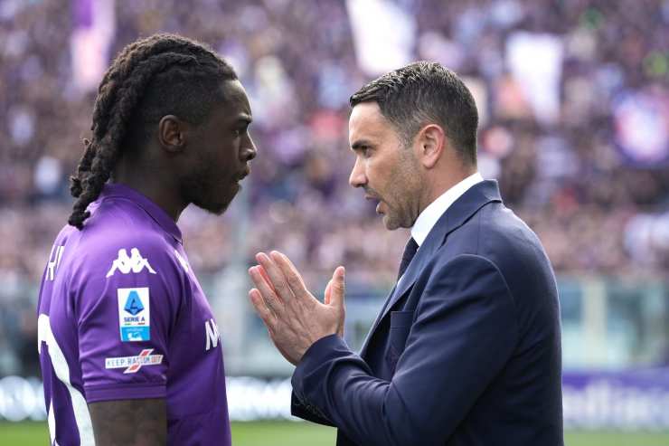 Moise Kean riceve indicazioni da Palladino