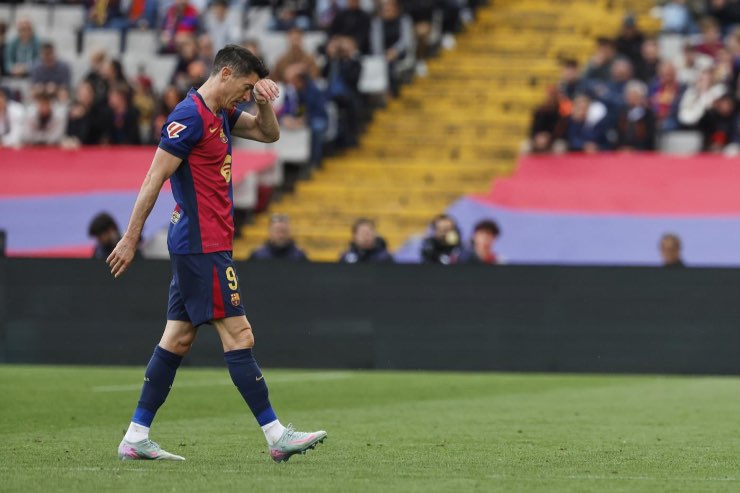 Barcellona in ansia per Lewandowski: ore cruciali per l'attaccante polacco