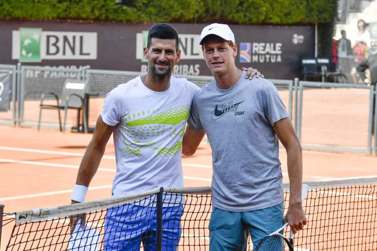 Novak Djokovic insieme a Jannik Sinner