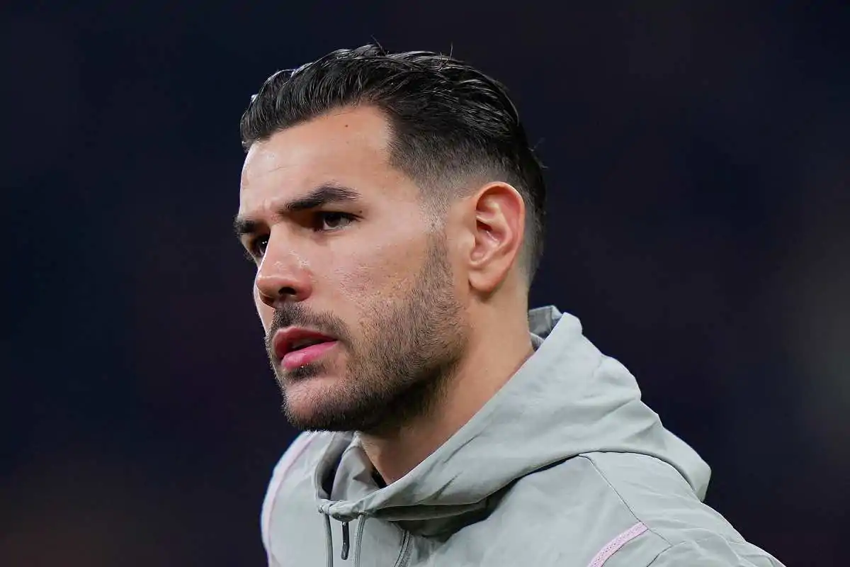 Rinnovo Theo Hernandez, il Milan fa la sua mossa: che beffa per il rossonero