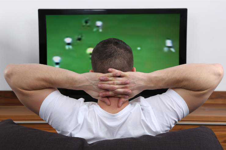 Uomo Davanti Alla Tv
