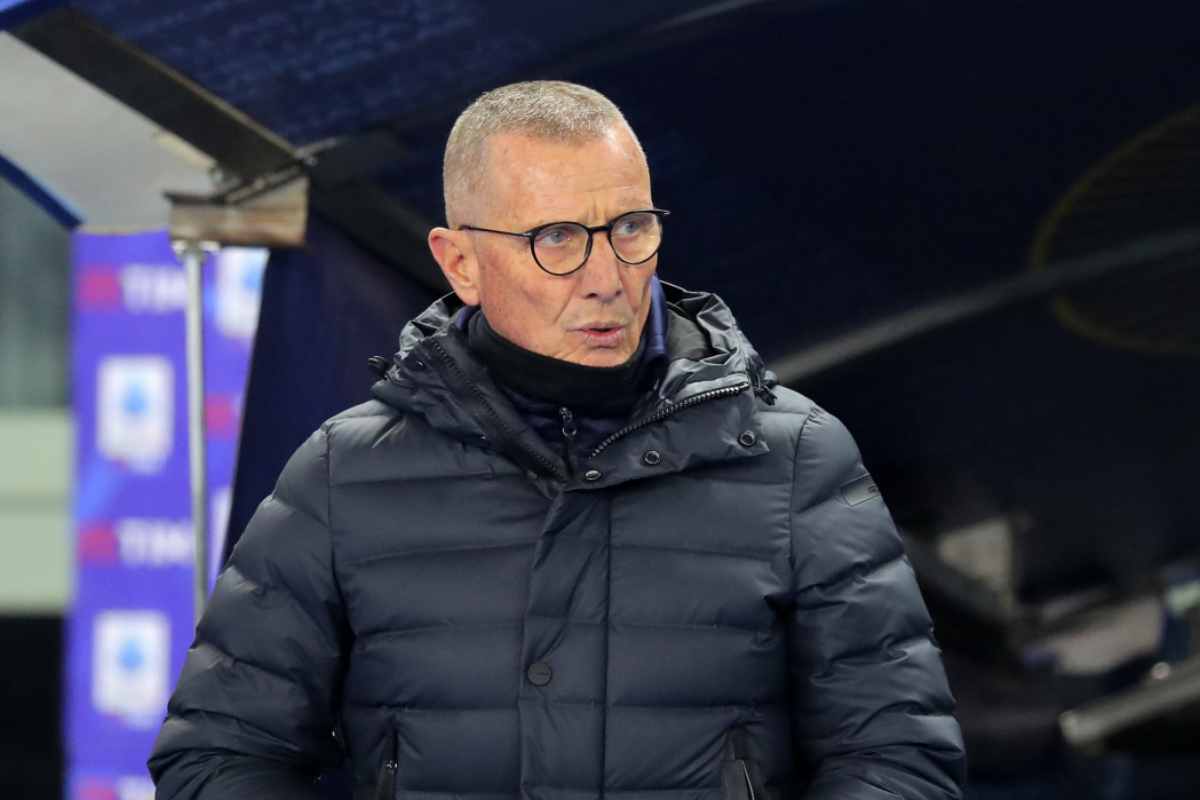 Andreazzoli davanti la panchina