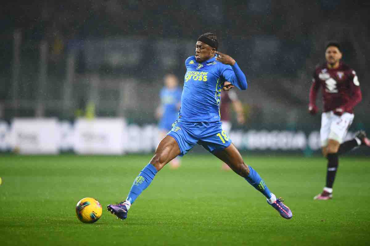 Kouame conduce palla