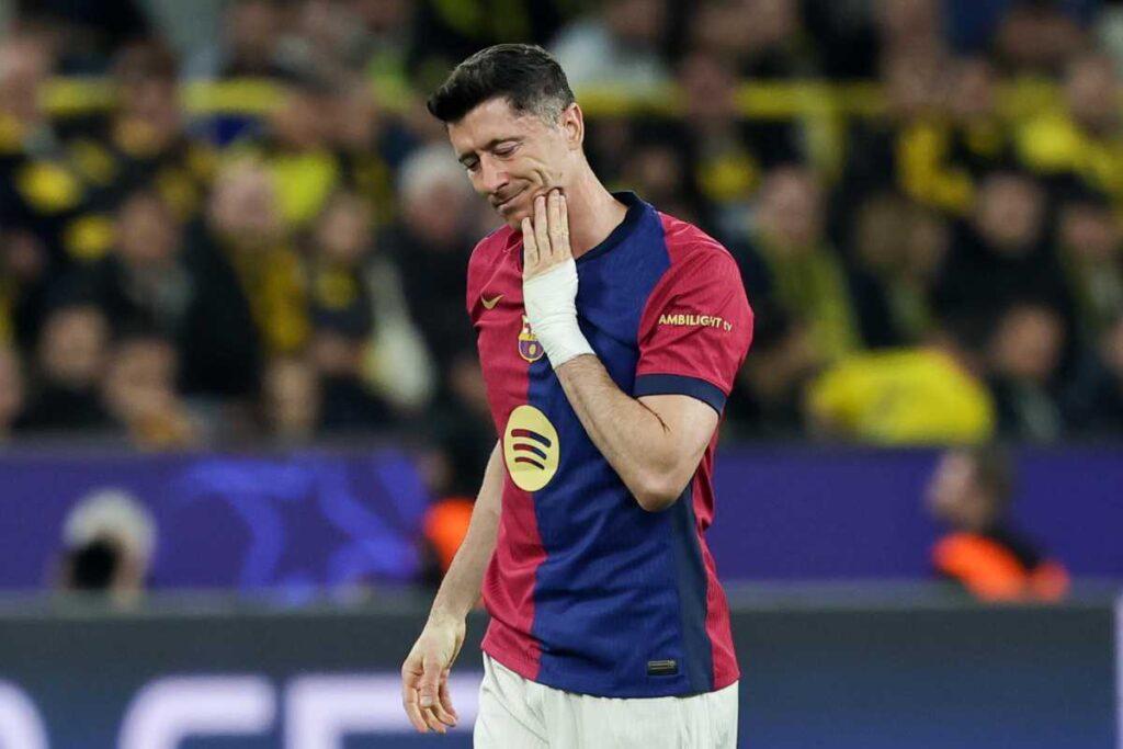 Barcellona in ansia per Lewandowski: ore cruciali per l'attaccante polacco