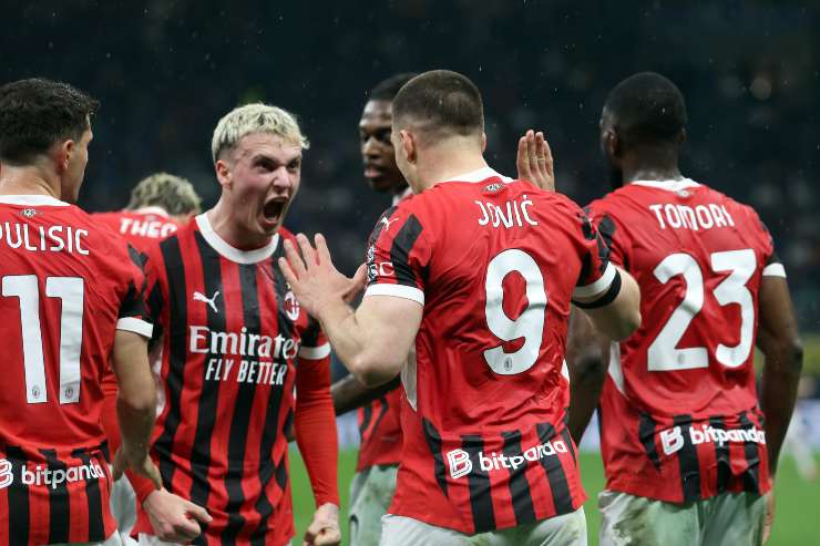 giocatori milan che esultano