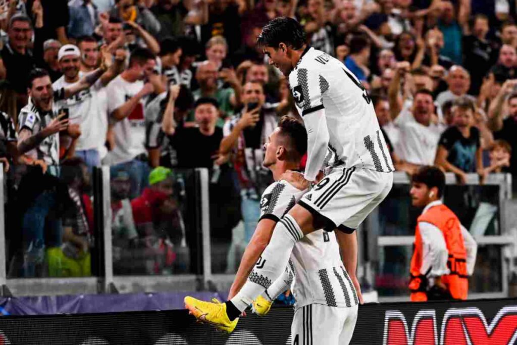 Milik e Vlahovic esultano insieme
