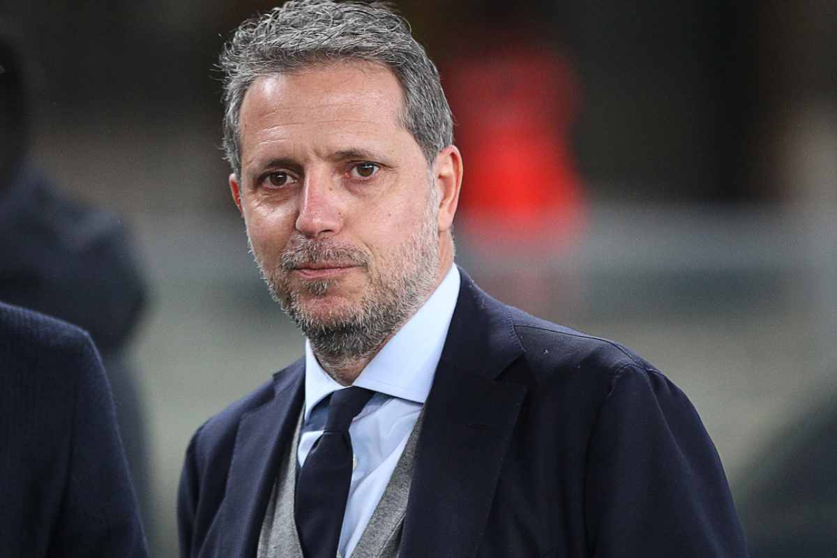 Paratici sorride
