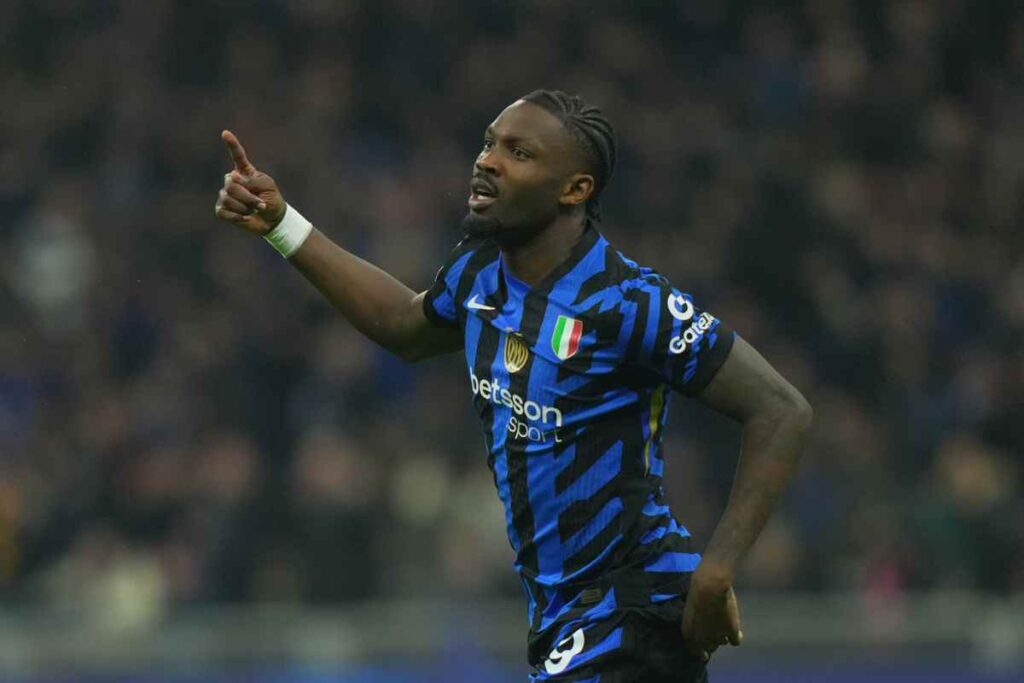Thuram esulta con l'Inter