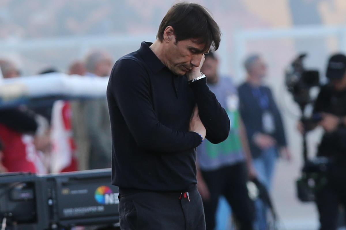 Napoli, nuovi guai per Conte: che tegola per il tecnico Napoli, nuovi guai per Conte: che tegola per il tecnico