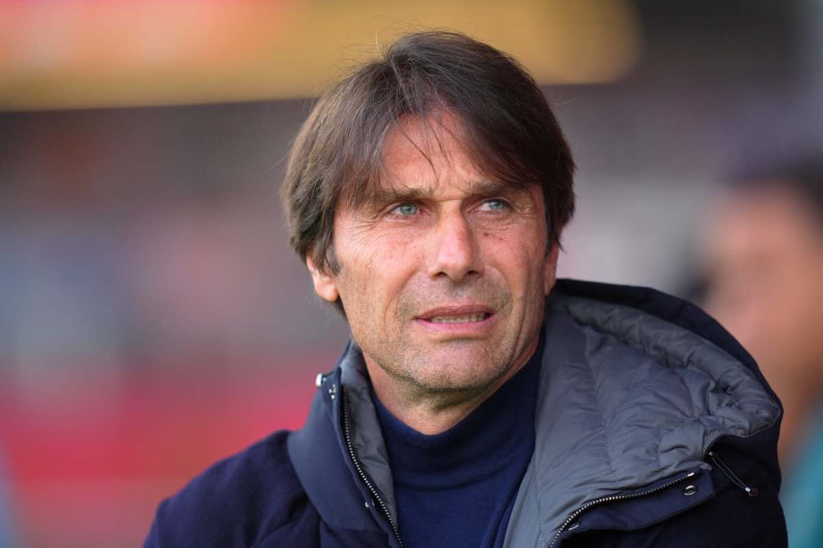 Napoli, De Laurentis vuole incontrare Conte: il tecnico rimanda Napoli, De Laurentis vuole incontrare Conte: il tecnico rimanda