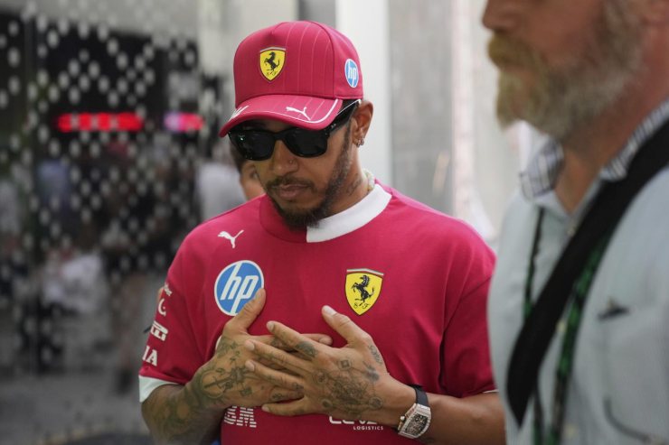 Hamilton a testa bassa