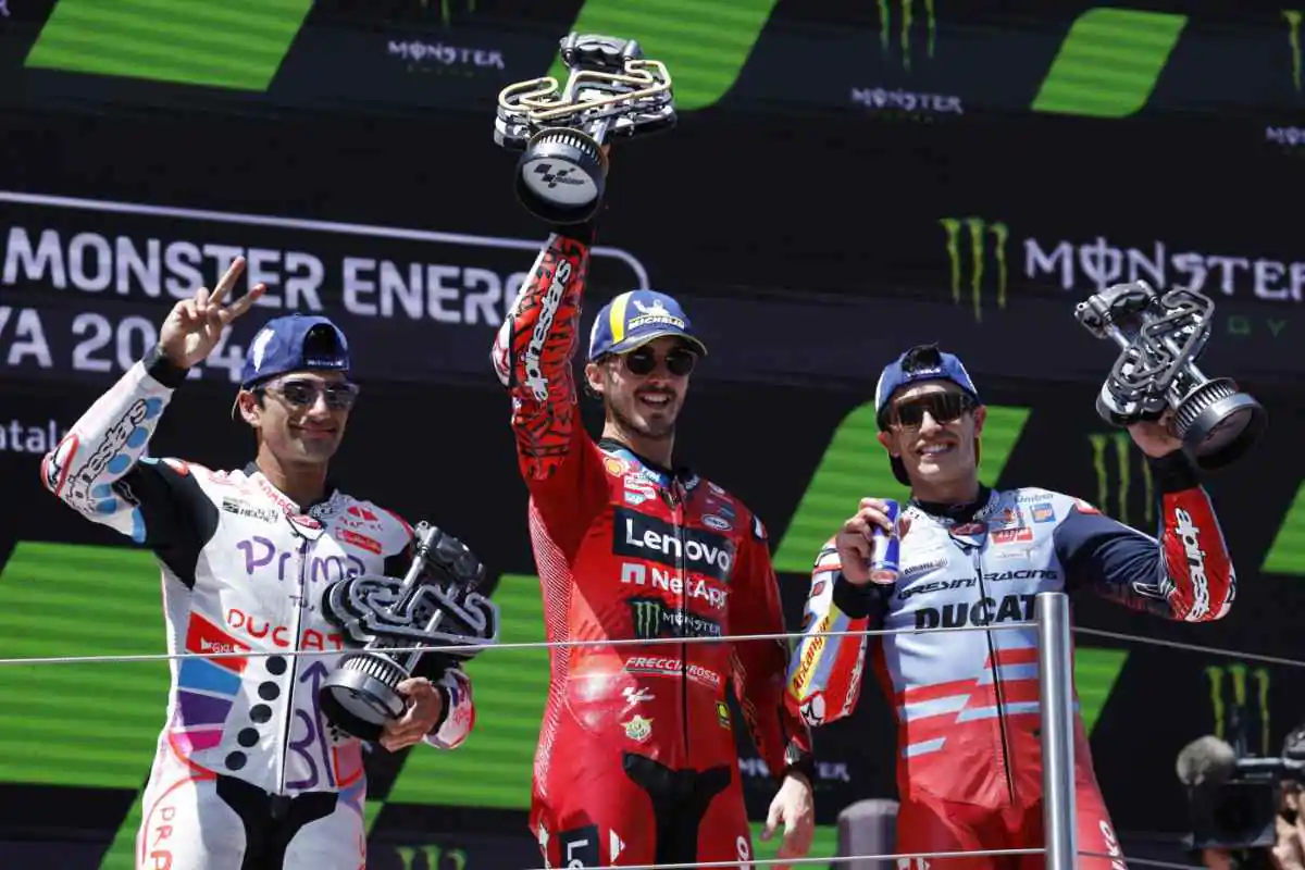 Martin, Bagnaia, M. Marquez sul podio