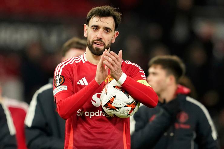 Bruno Fernandes applaude