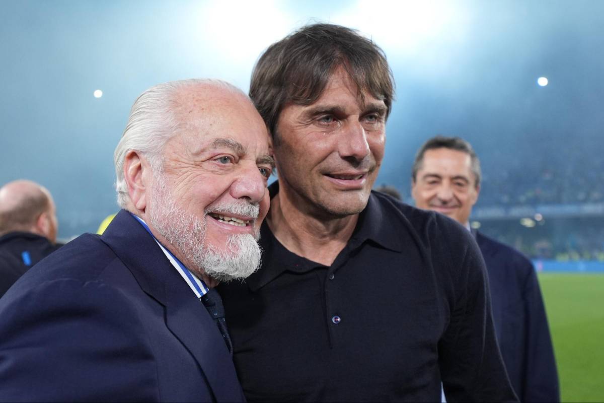 Napoli esagerato, regali super per Conte: chiusura entro la prossima settimana Napoli esagerato, regali super per Conte: chiusura entro la prossima settimana