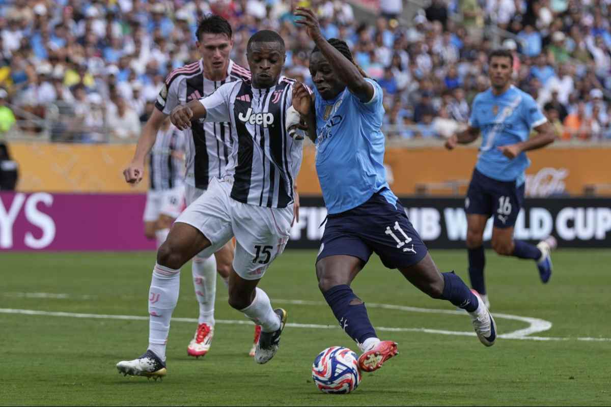 Juventus Manchester City, l’autogol è da non credere: l’episodio fa il giro dei social Juventus Manchester City, l’autogol è da non credere: l’episodio fa il giro dei social