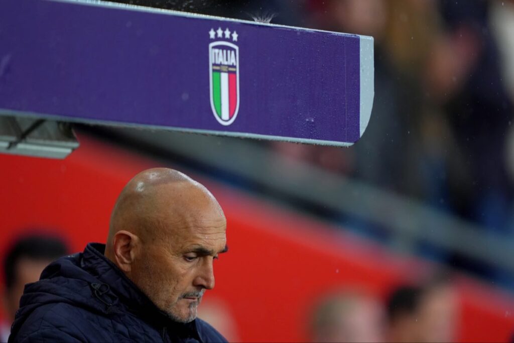 Spalletti a testa bassa