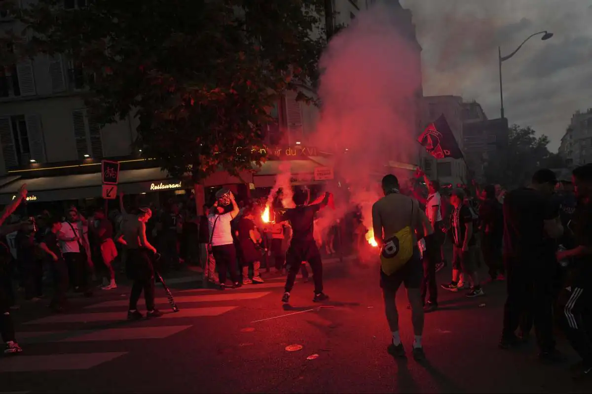 caos Parigi