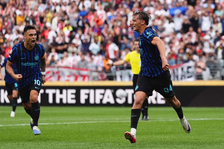 Pio Esposito resta all'Inter