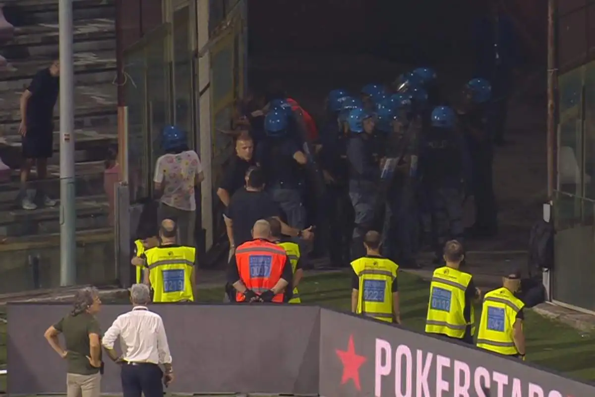 Playout Serie B, caos durante Salernitana-Sampdoria: partita sospesa
