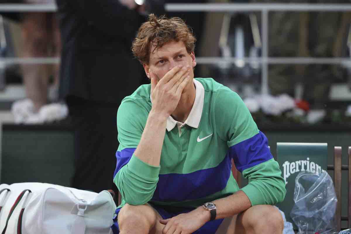Tennis, clamoroso Sinner: eliminazione inaspettata Tennis, clamoroso Sinner: eliminazione inaspettata