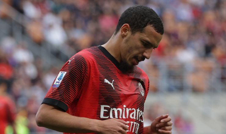 Bennacer con la maglia del Milan nella stagione 2023-2024.
