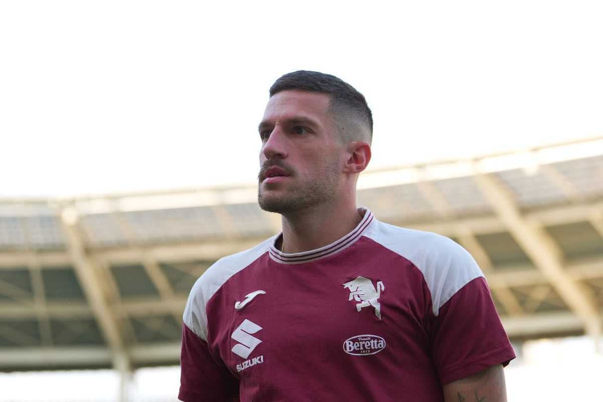 torino biraghi nella bufera la sua reazione fa infuriare i tifosi